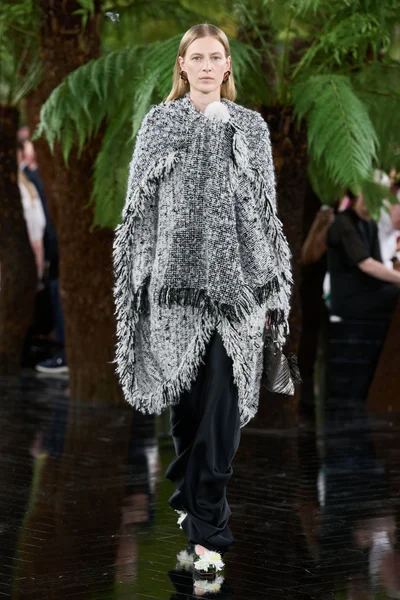 Look 2